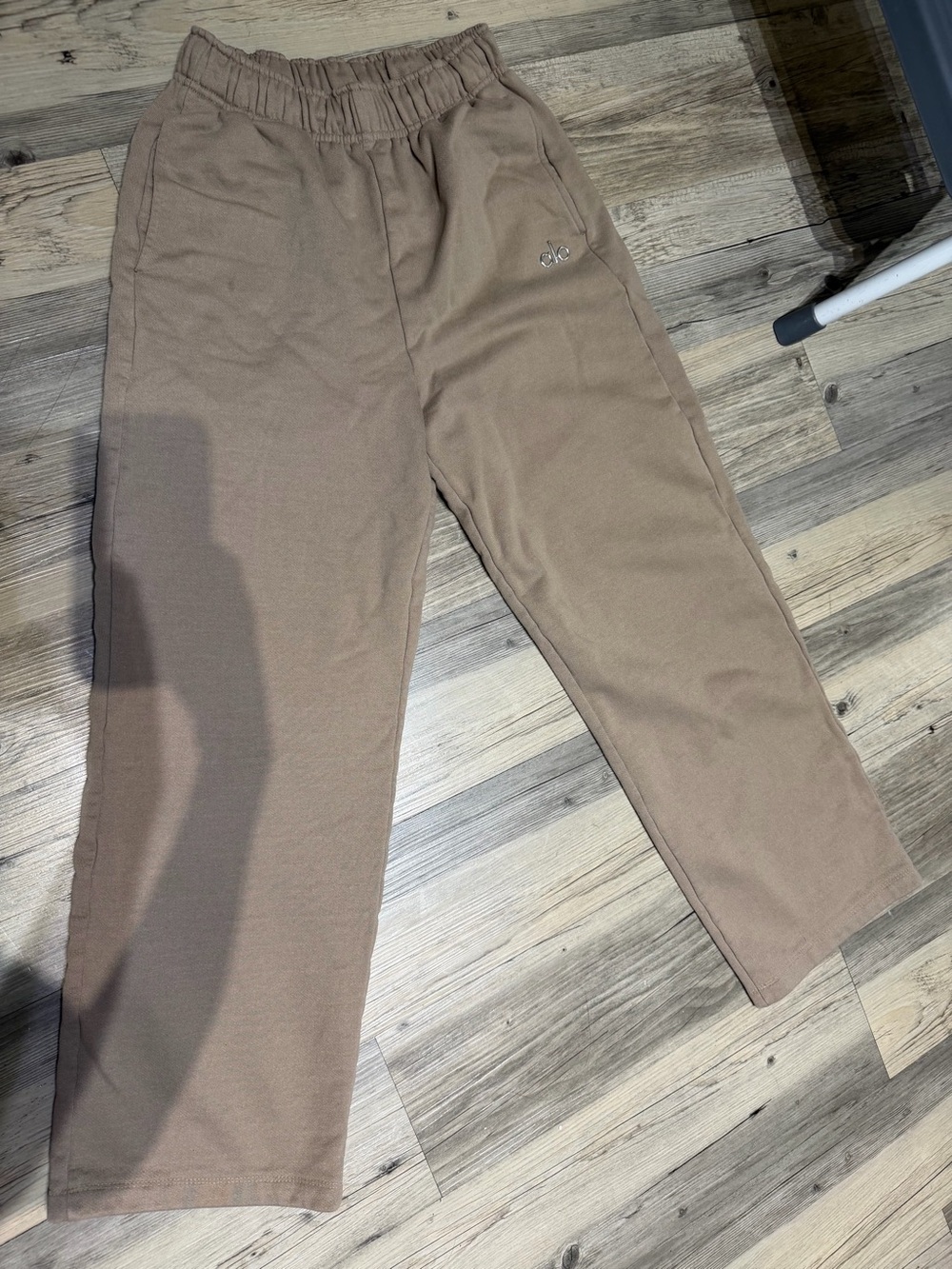 ALO Yoga Women's Taupe Sweatpants with Elastic Waist